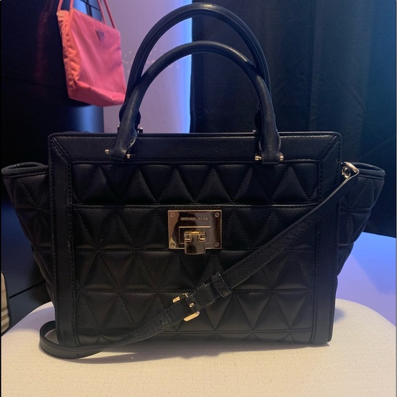 Michael Kors Handbags - Michael Kors satchel